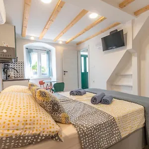 Old Town & Ela Place Guest house